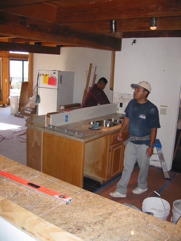 Rough-in of the other counter. Leveling is going to be a problem here. The floor in the kitchen is not exactly level...